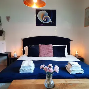 Super King Bedroom With Large Ensuite Homestay
