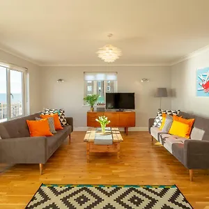 Pier Court Apartment