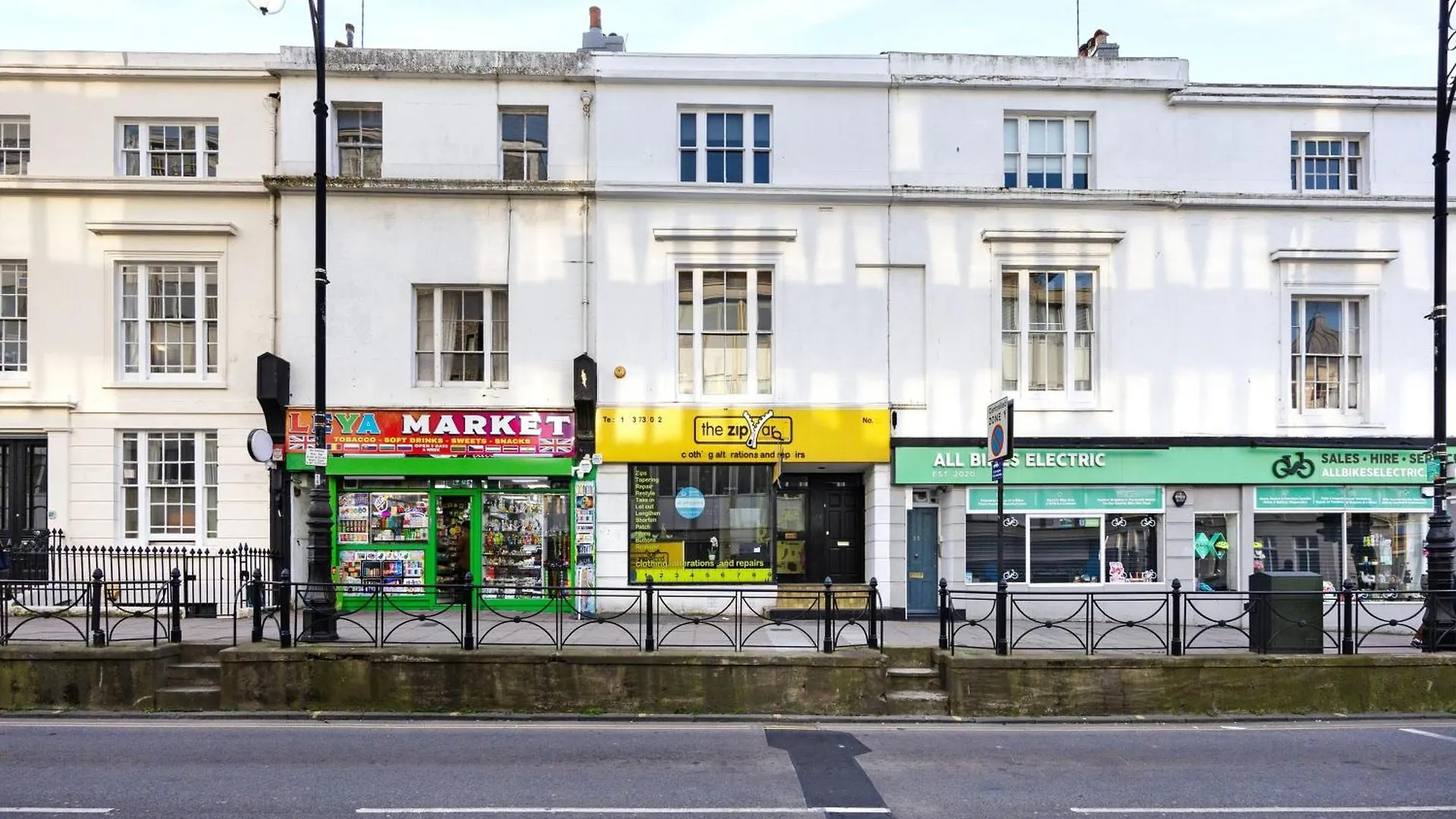 Queens Mile 1 With Free Parking By My Getaways Hove