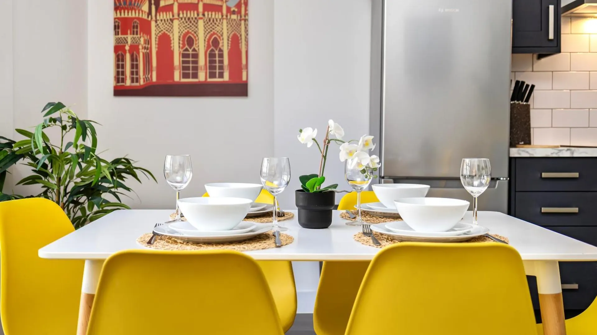 Queens Mile 1 With Free Parking By My Getaways Hove